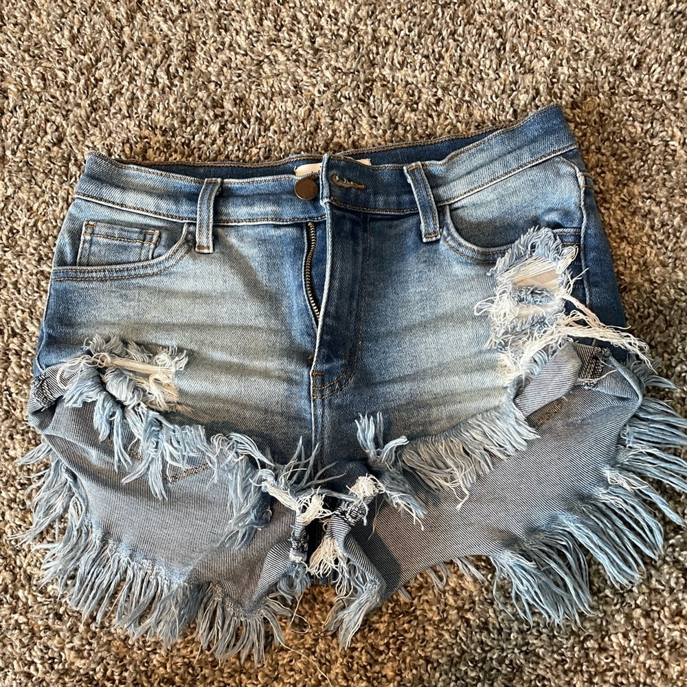 Frayed short shorts